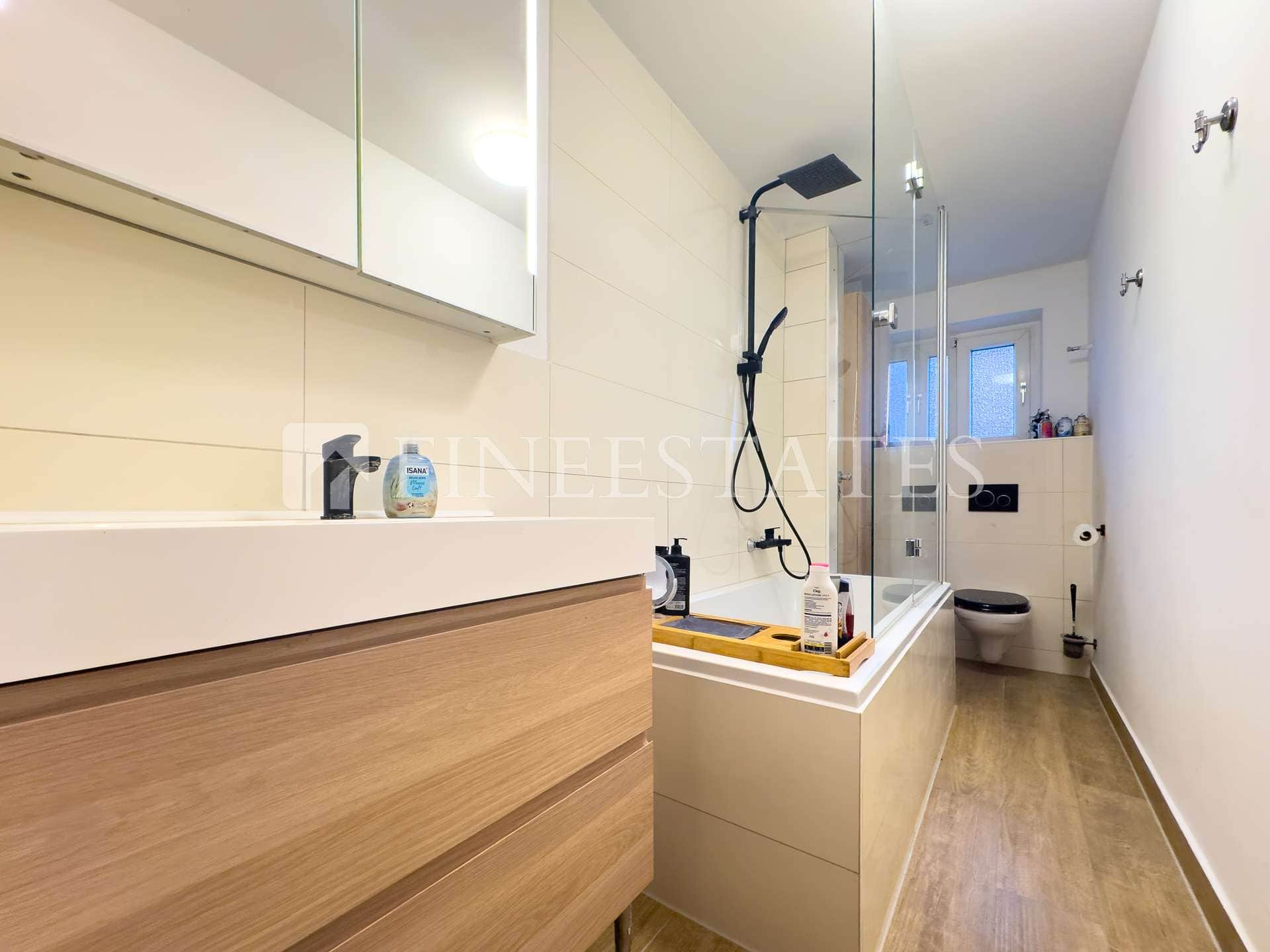 Renovierte 2-Zimmer-Wohnung in zentraler Hamburger Lage – Bild 2